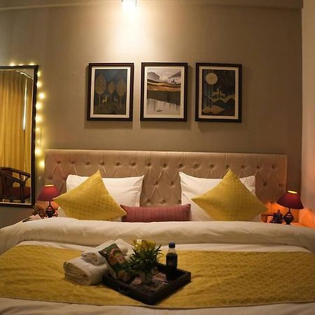 Luxury Apartment Near Pari Chowk Greater Noida Exteriör bild