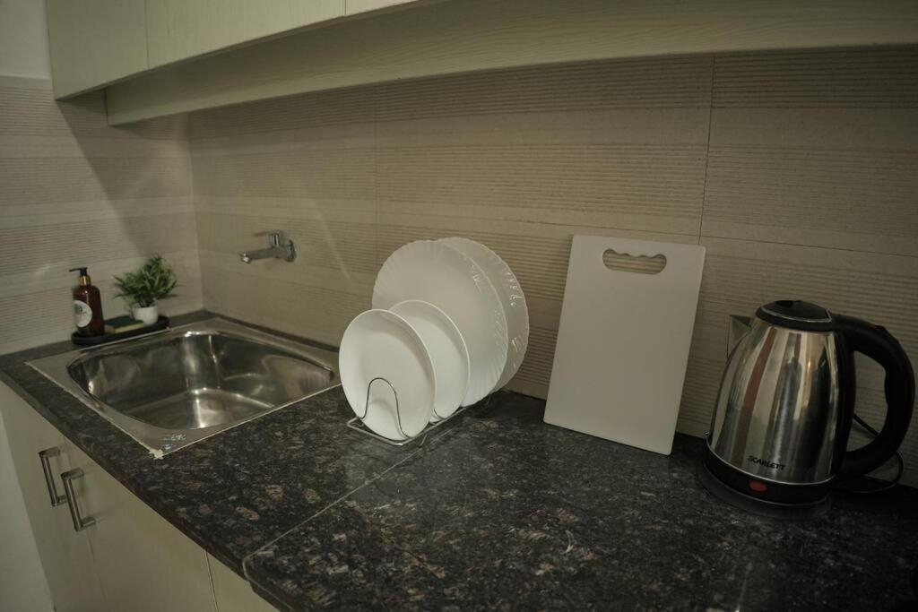 Luxury Apartment Near Pari Chowk Greater Noida Exteriör bild