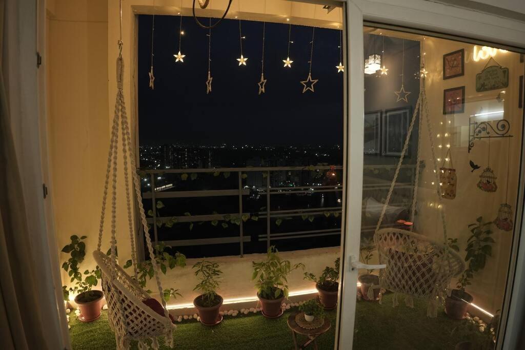 Luxury Apartment Near Pari Chowk Greater Noida Exteriör bild