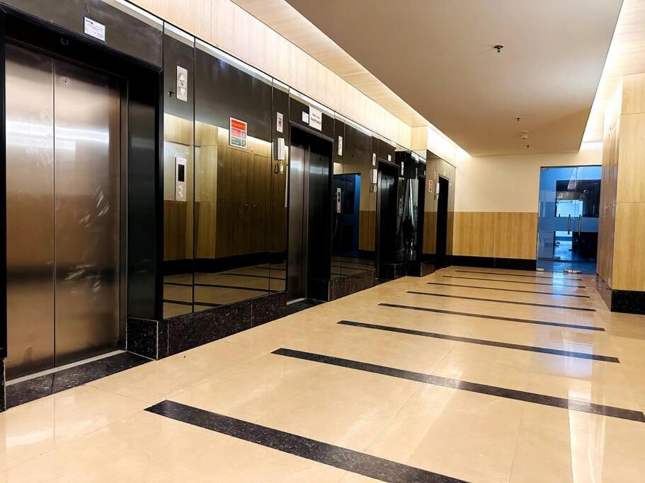 Luxury Apartment Near Pari Chowk Greater Noida Exteriör bild